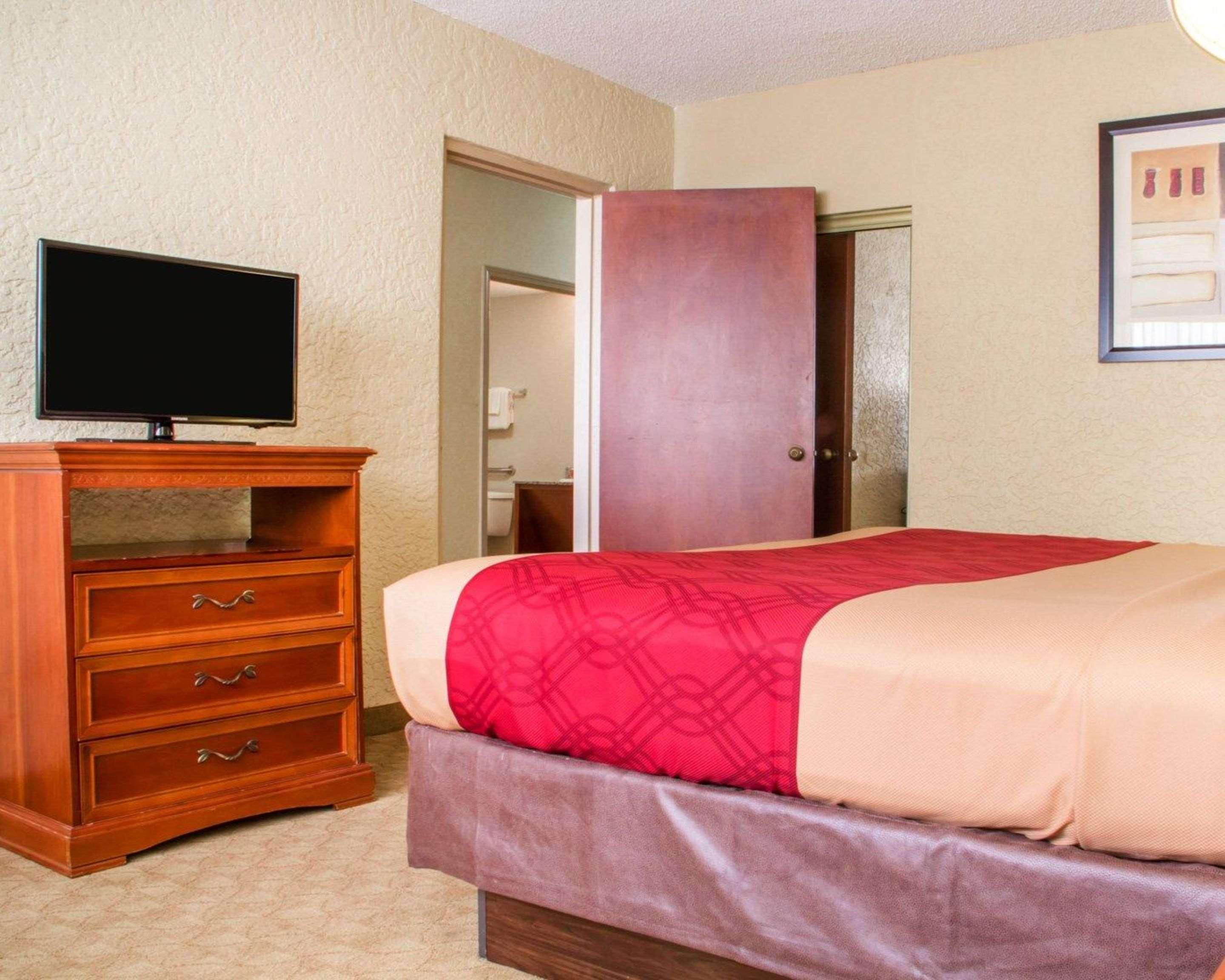 Econo Lodge Broken Arrow-Tulsa Eksteriør billede